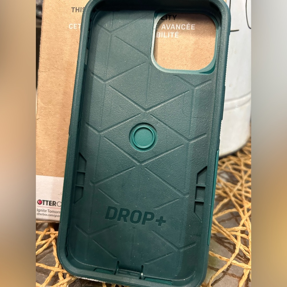 OtterBox case opened box to take pic of case never used